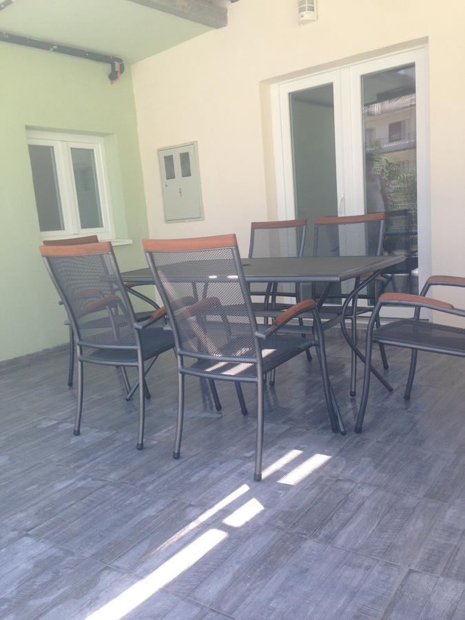 Chill Out Beach Apartments Trogir Exterior foto