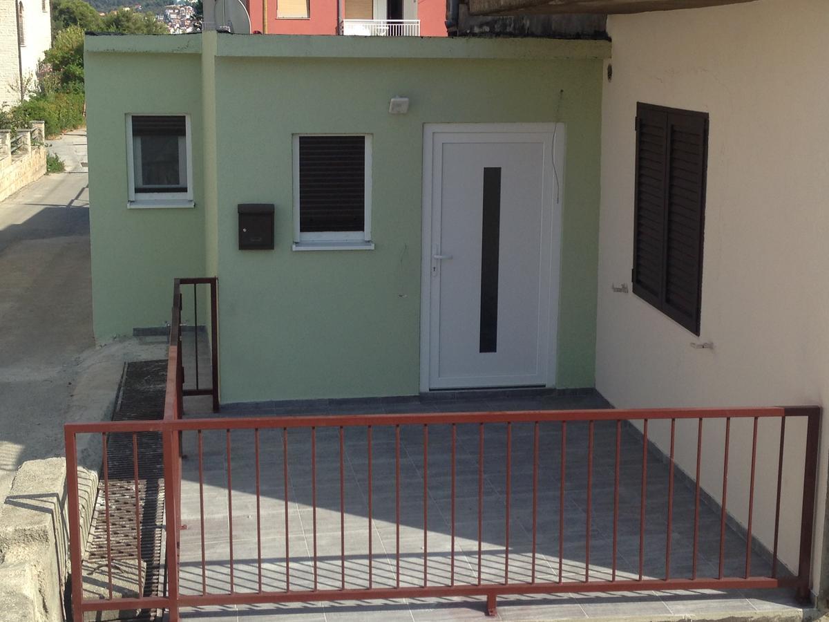 Chill Out Beach Apartments Trogir Exterior foto