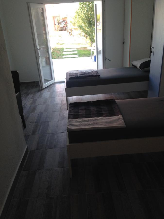 Chill Out Beach Apartments Trogir Exterior foto