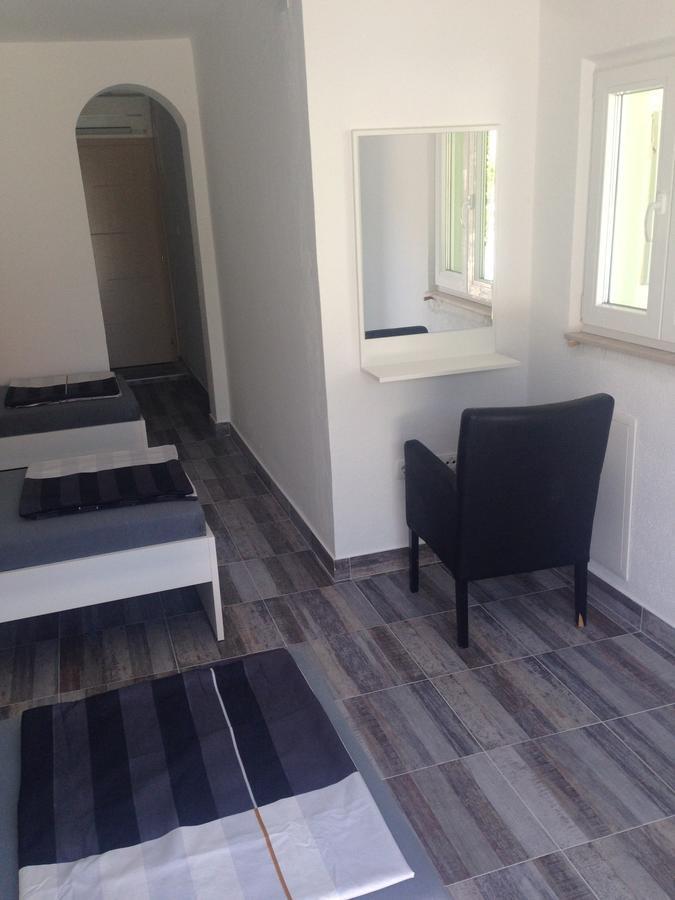 Chill Out Beach Apartments Trogir Exterior foto